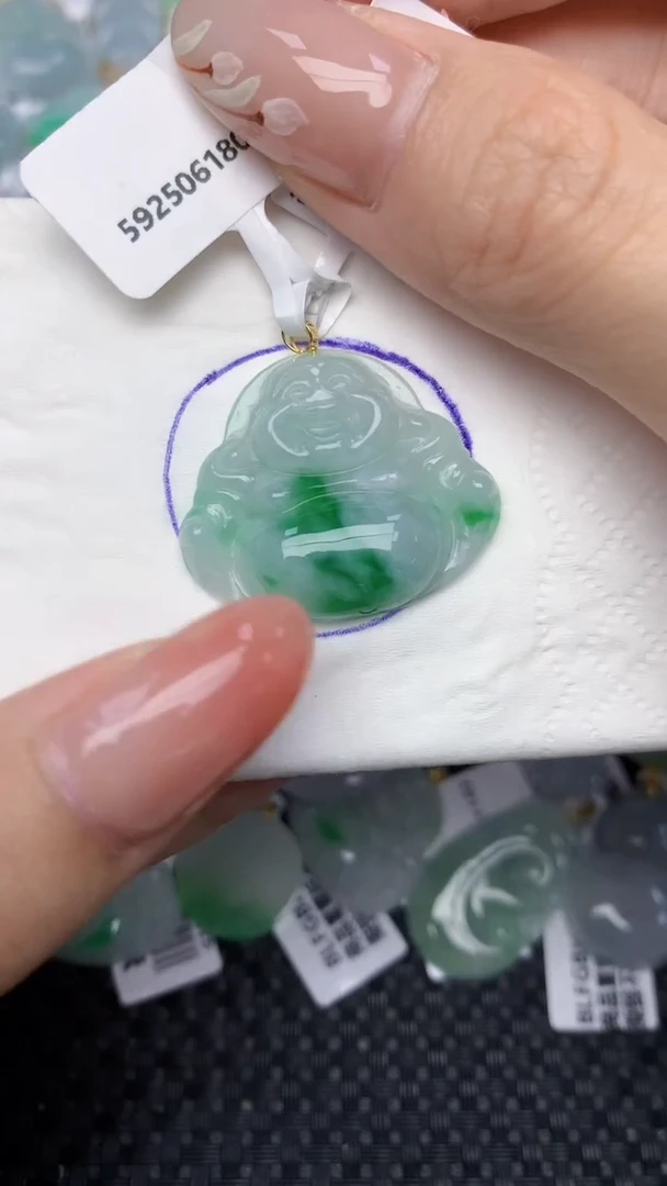 翡翠18K金镶嵌颈饰天然翡翠a货