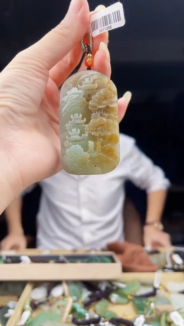 颈饰未镶嵌和田玉1
