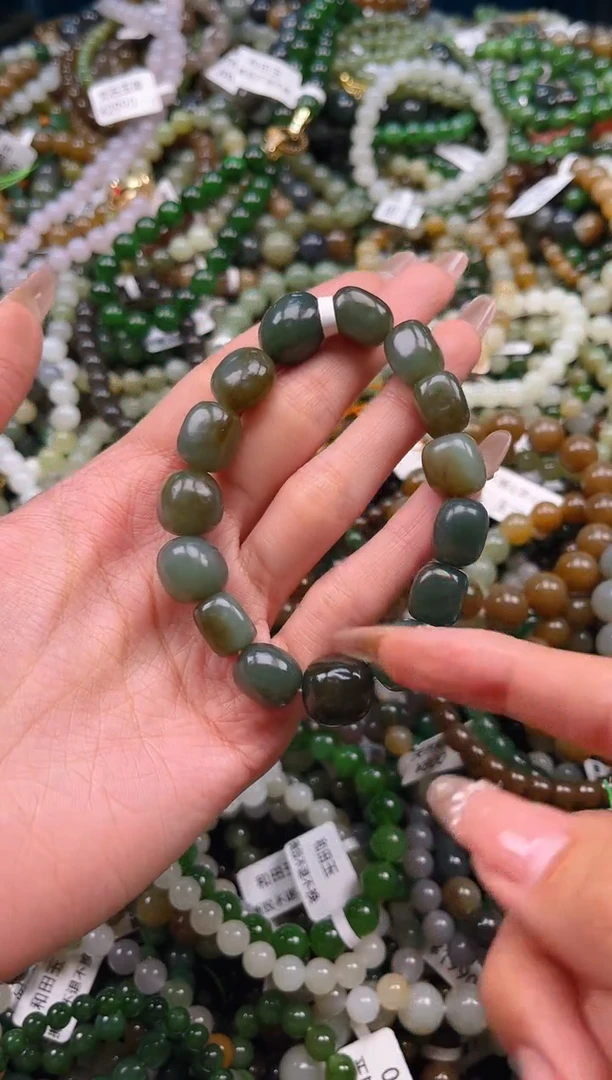 未镶嵌和田玉挂件1