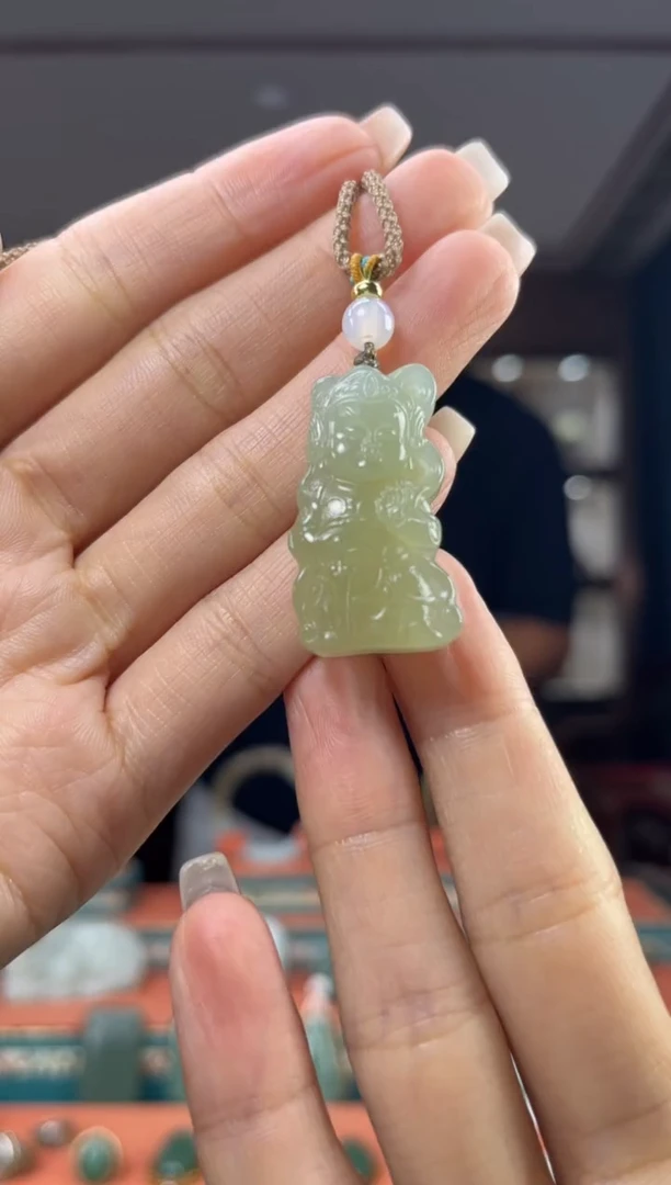 颈饰未镶嵌和田玉1