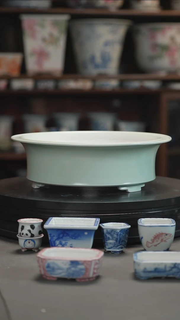 高温颜色釉盆在**上高温颜色釉盆 在*上