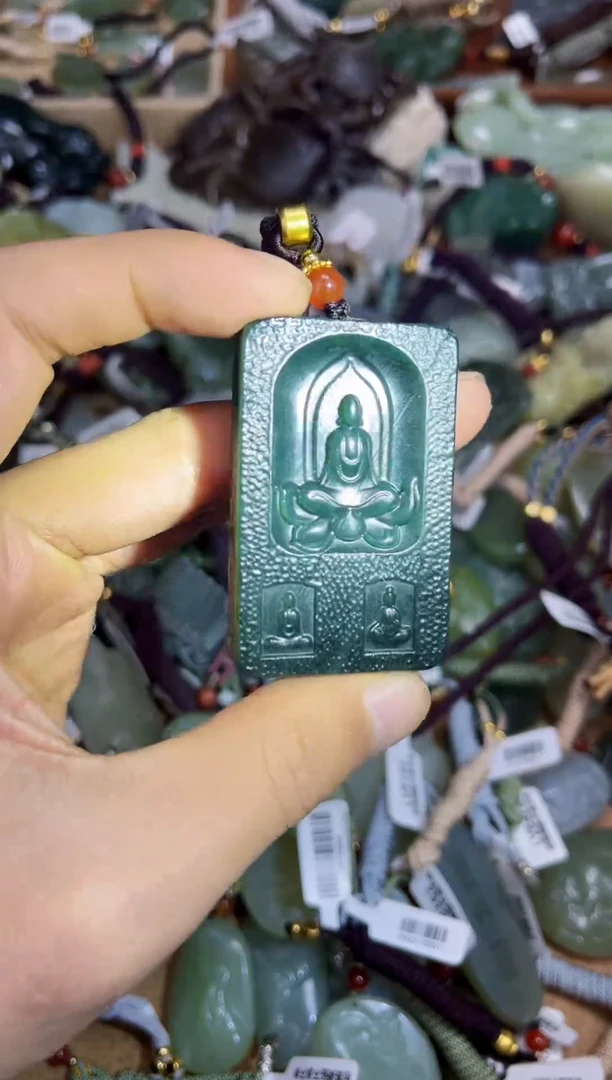 颈饰未镶嵌和田玉1