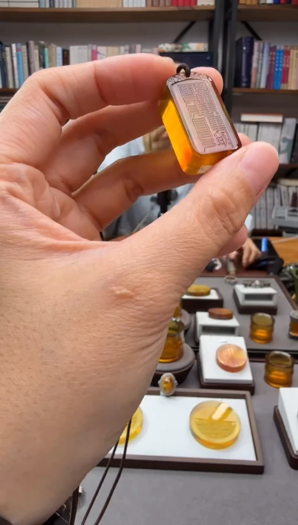 未镶嵌颈饰琥珀主进财物吊坠