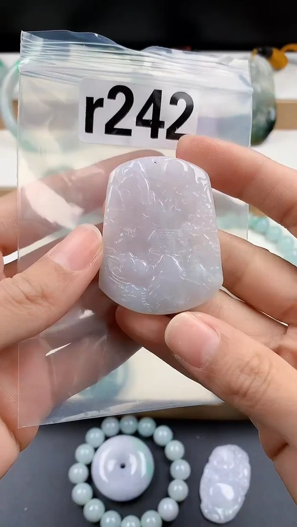 颈饰未镶嵌翡翠天然翡翠吊坠挂件