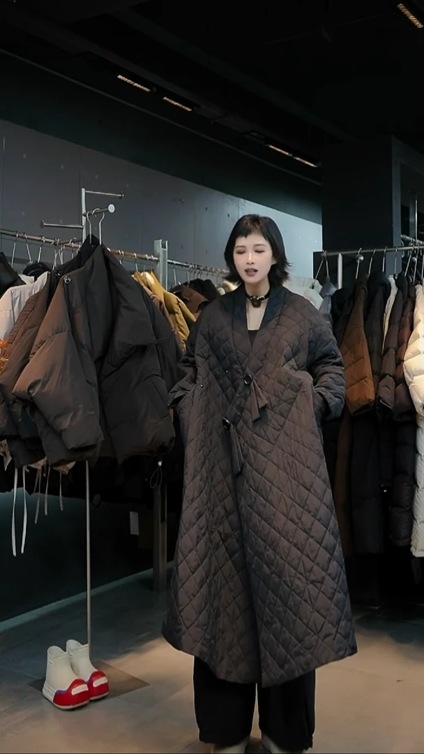 5169黑色羽绒外套5169黑色羽绒外套