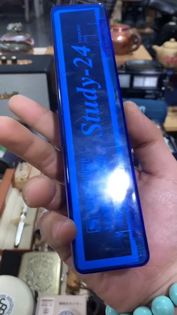 瓷片闪购商品  如图所示