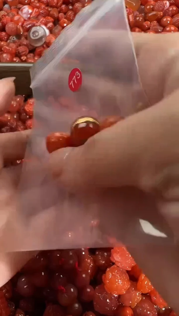 颈饰未镶嵌南红玛瑙1