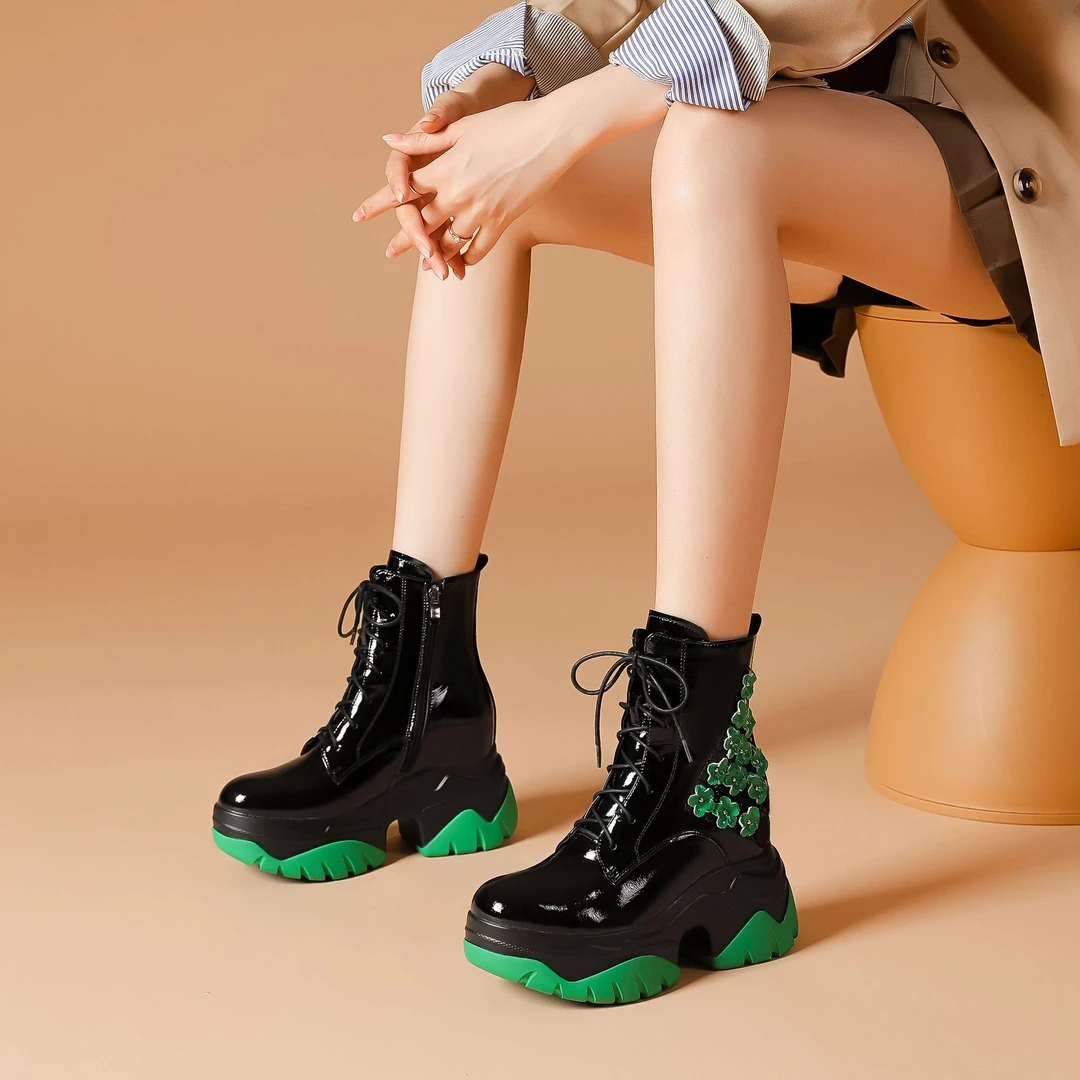 春季马丁靴女2025年新款10cm内增高镂空厚底时尚英伦靴子漆皮女靴