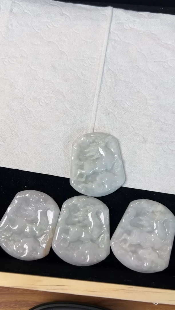 颈饰未镶嵌和田玉马牌吊坠多样性发货拍一发一-593790