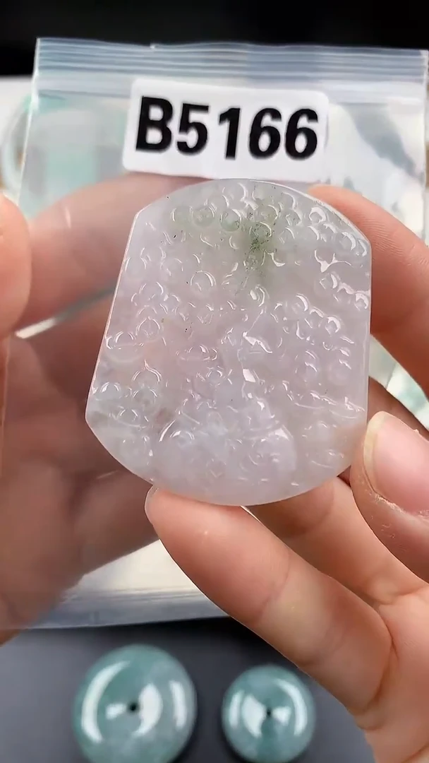颈饰未镶嵌翡翠天然翡翠吊坠挂件