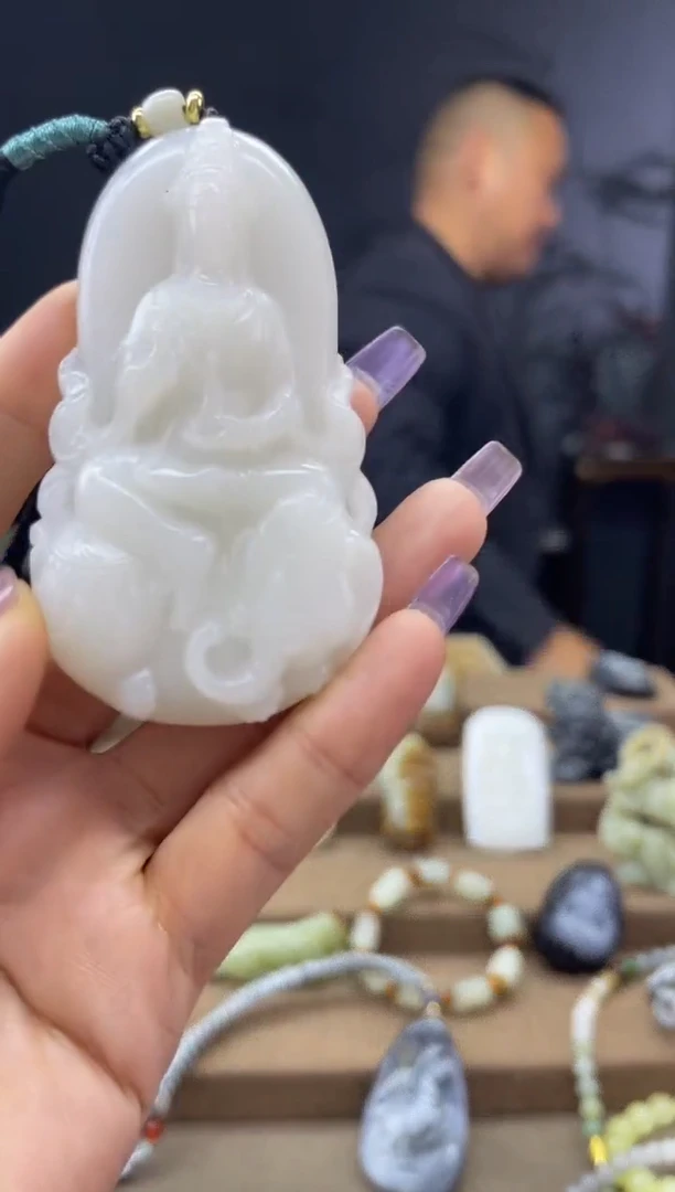 颈饰未镶嵌和田玉1