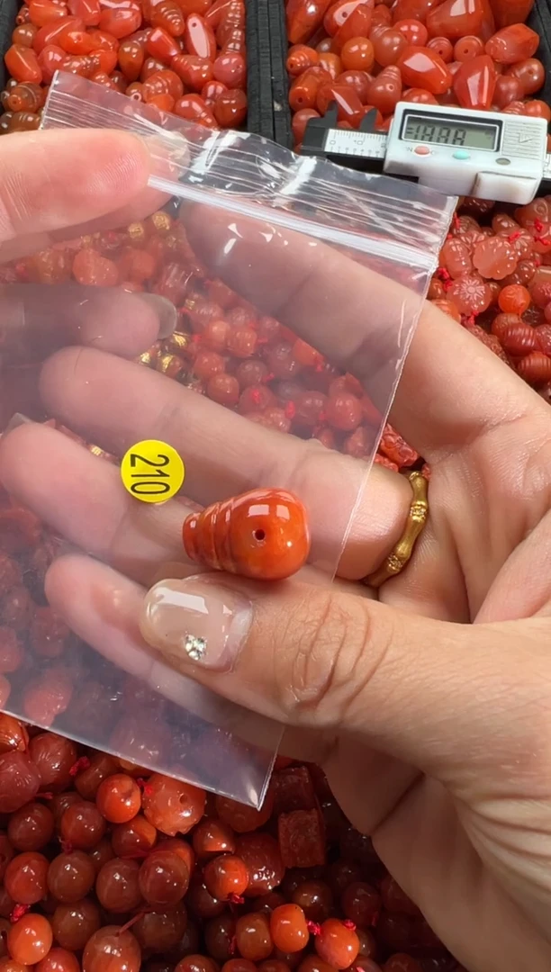 【闪购商品】南红玛瑙颈饰未镶嵌1