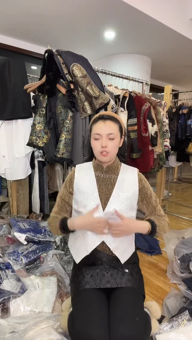 M码    110斤  马甲