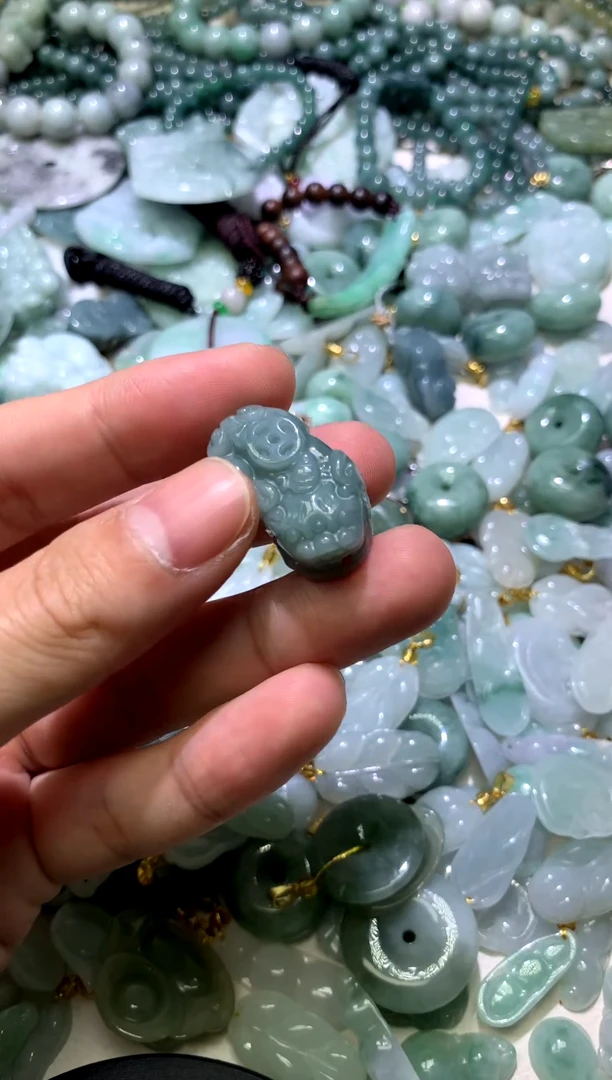 吊坠(不含链)未镶嵌翡翠貔貅