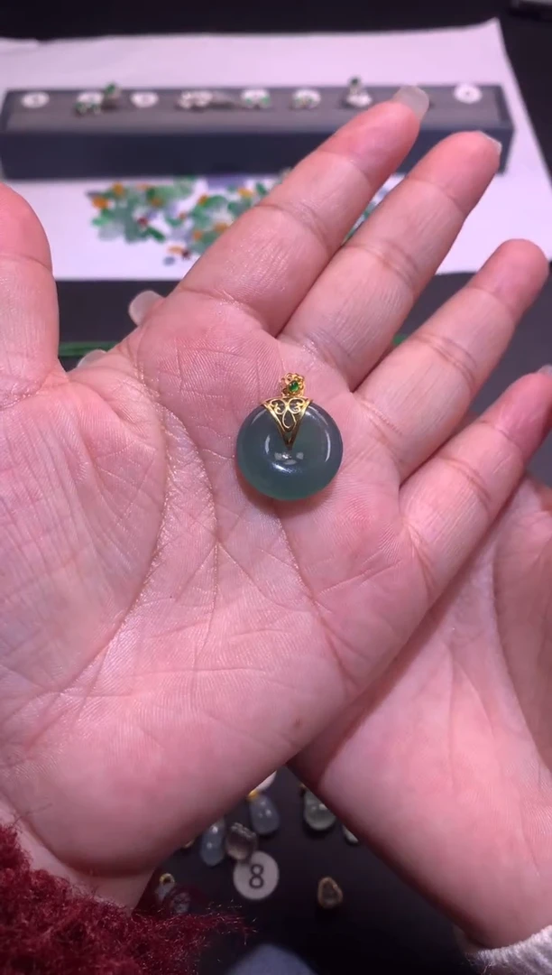 【闪购商品】翡翠吊坠(不含链)18K金镶嵌1