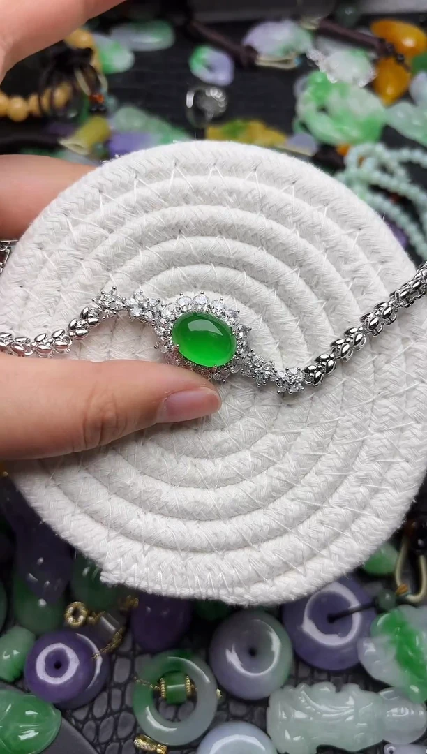 颈饰未镶嵌翡翠缅甸翡翠吊坠