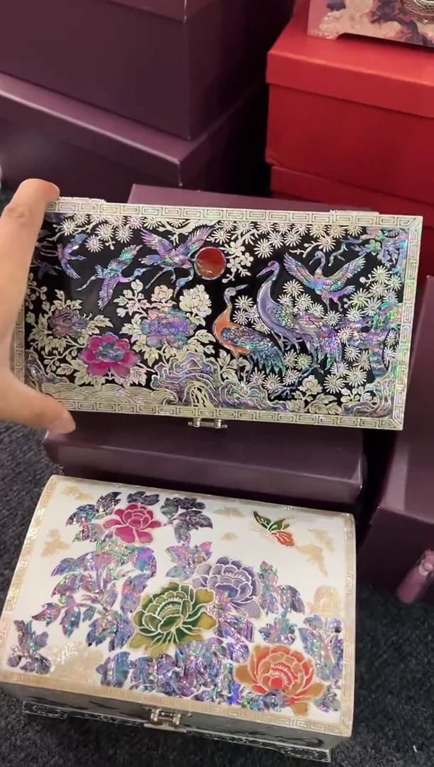 微瑕白边·弘贝雅螺钿漆器文化馆