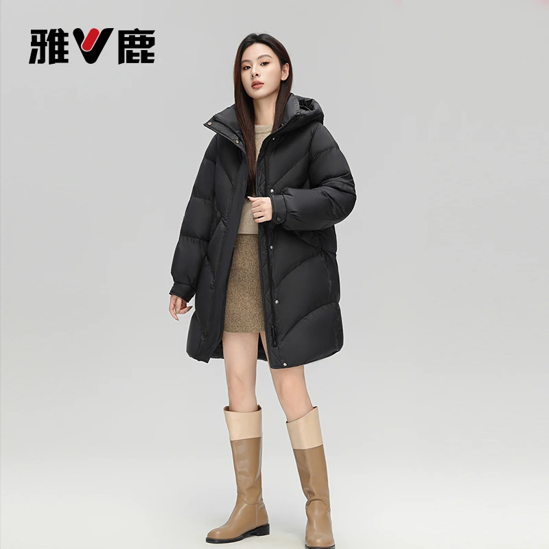 V/雅鹿户外运动时尚简约休闲版连帽冬季厚款90白鸭绒中长款羽绒服