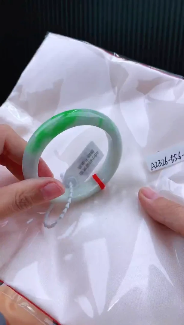 未镶嵌手镯翡翠55+