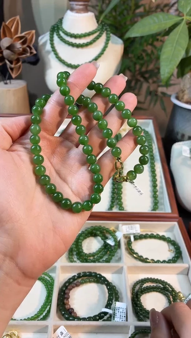 颈饰未镶嵌和田玉（碧玉）8阳绿无矿锁骨链