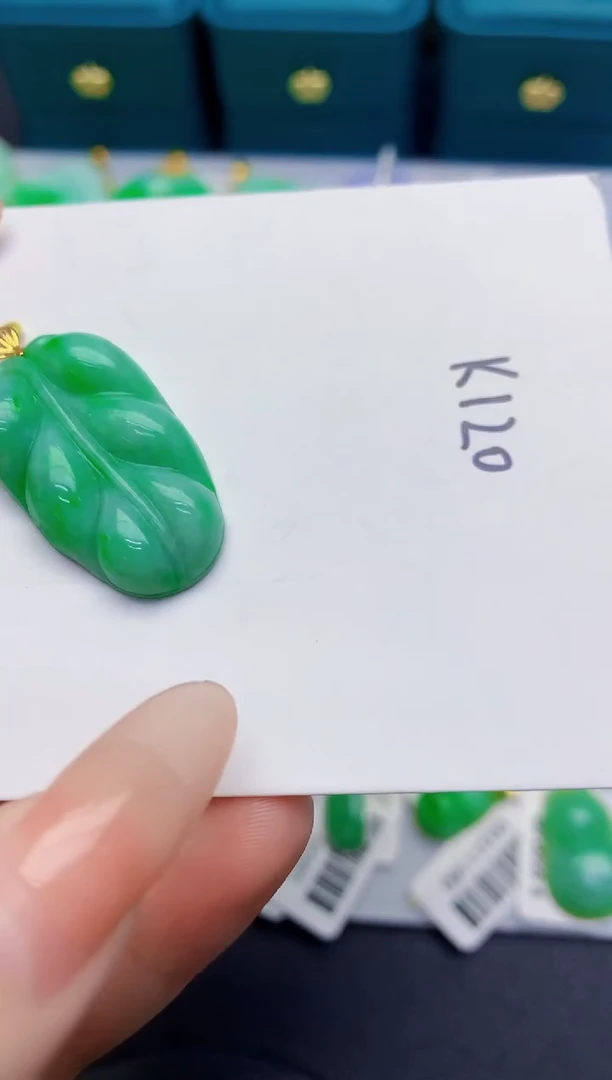 颈饰18K金镶嵌翡翠缅甸天然翡翠A货