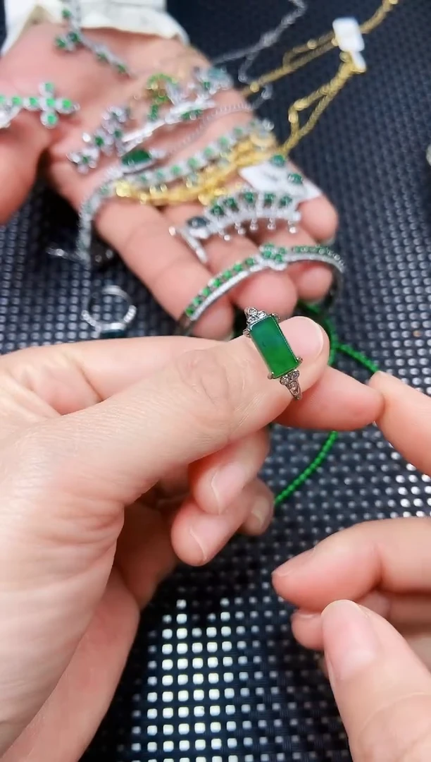 【闪购商品】翡翠戒指未镶嵌11111111