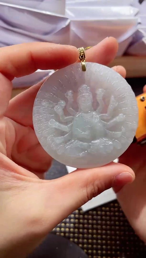 颈饰18K金镶嵌翡翠 000111千手