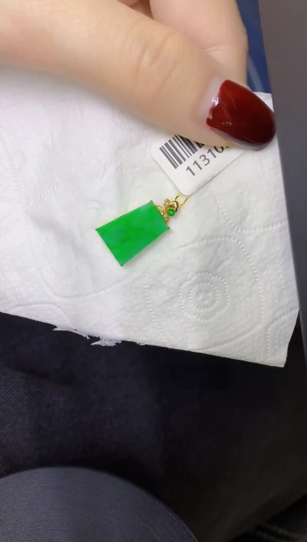 颈饰18K金镶嵌翡翠缅甸天然翡翠A货