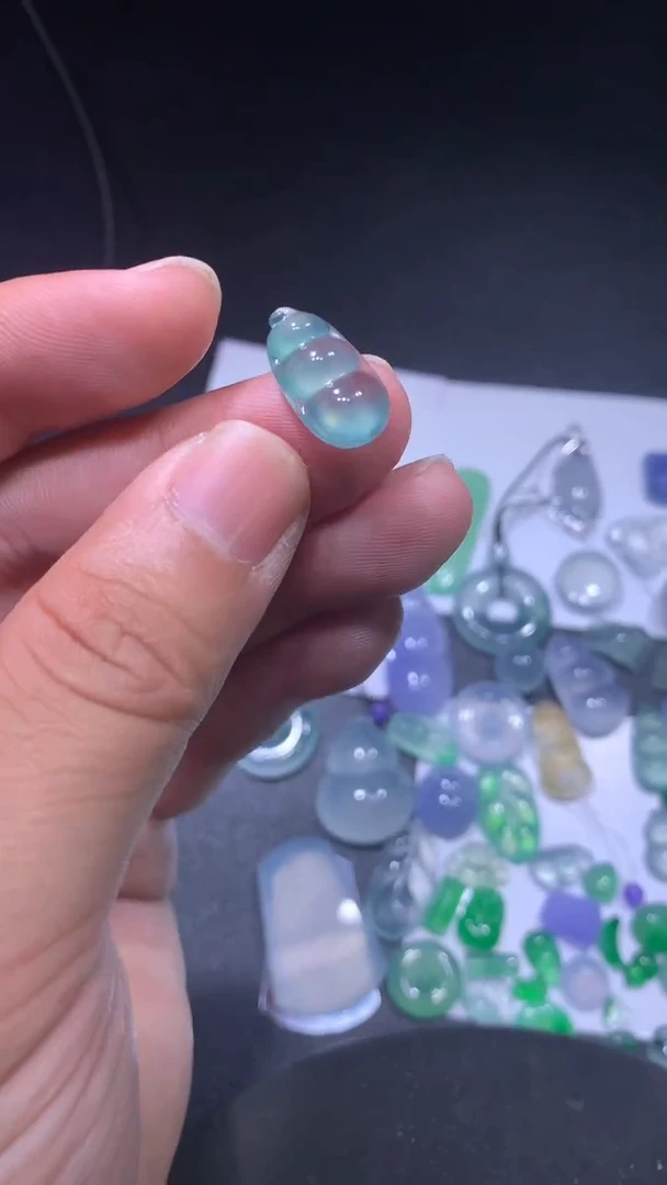 颈饰未镶嵌翡翠豆子