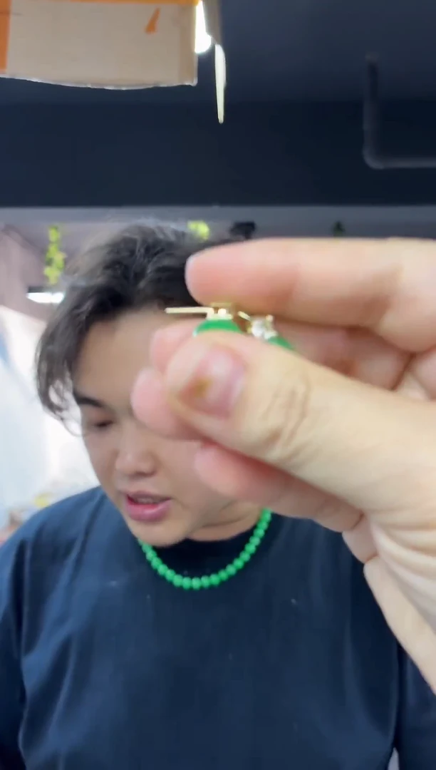 银S925镶嵌翡翠耳饰多样性发其一，颜色微差