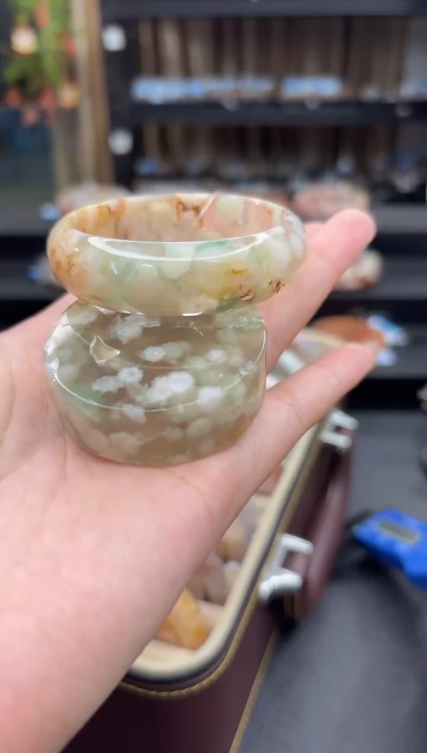未镶嵌手镯石英质玉673(51圈赠送镯心)