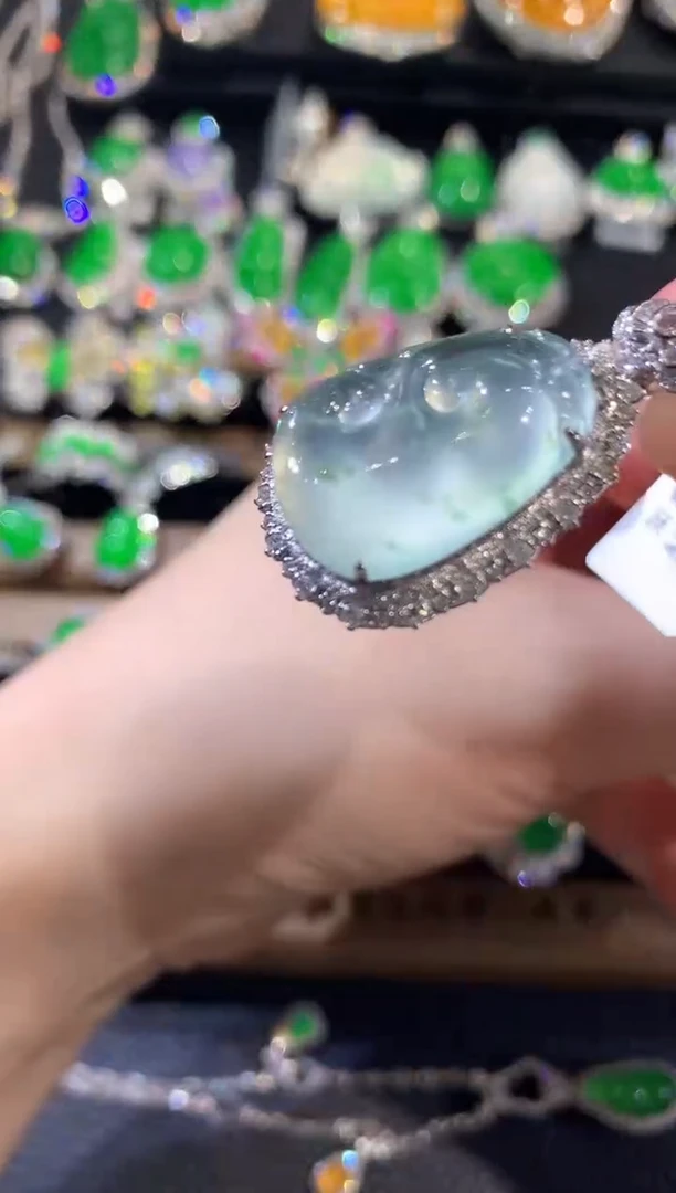 吊坠(不含链)18K金镶嵌翡翠D2