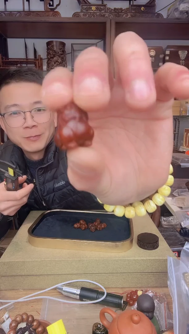 【闪购商品】乌木类书架822小叶紫檀貔貅小摆件