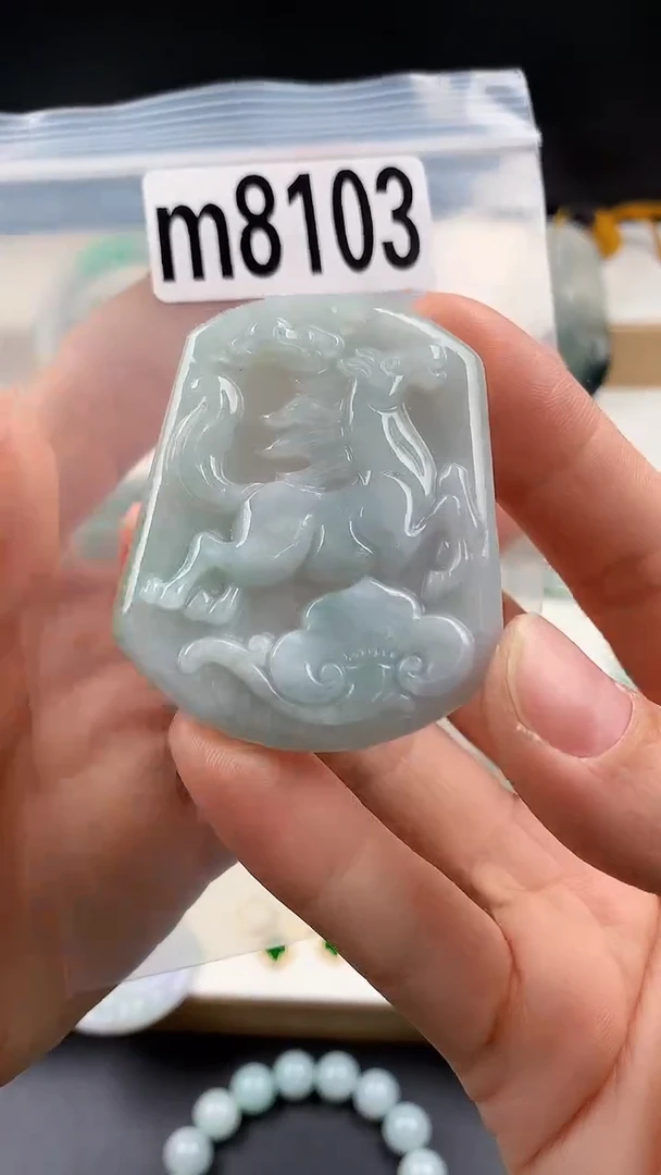 颈饰未镶嵌翡翠天然翡翠吊坠挂件