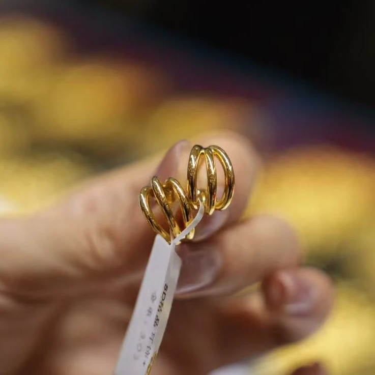 【巧玲专属】足金999三生三世猫抓耳环 经典时尚百搭 3.03