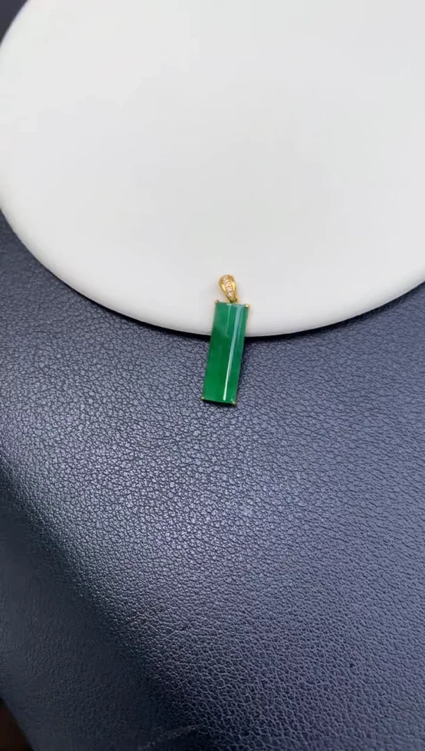 18K金镶嵌定制翡翠48小时鉴赏期 退货不扣服务费