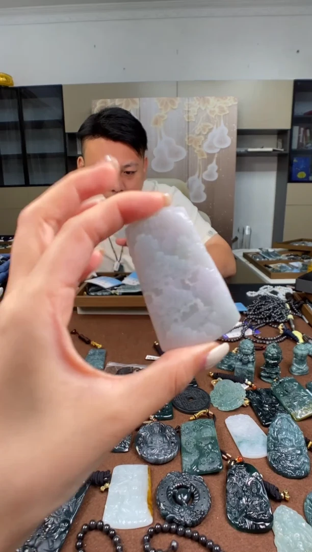 颈饰未镶嵌翡翠 多样性发其一