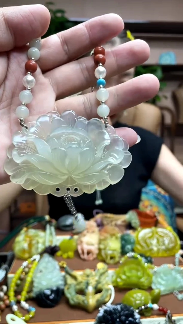 未镶嵌岫玉吊坠·