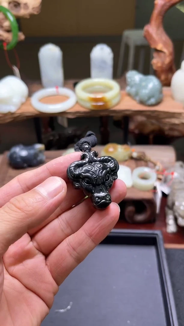 和田玉未镶嵌吊坠(不含链)青海黑青 牛头810109