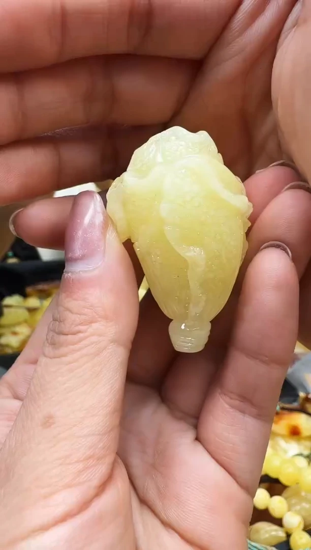 【闪购商品】琥珀裸石未镶嵌挂坠