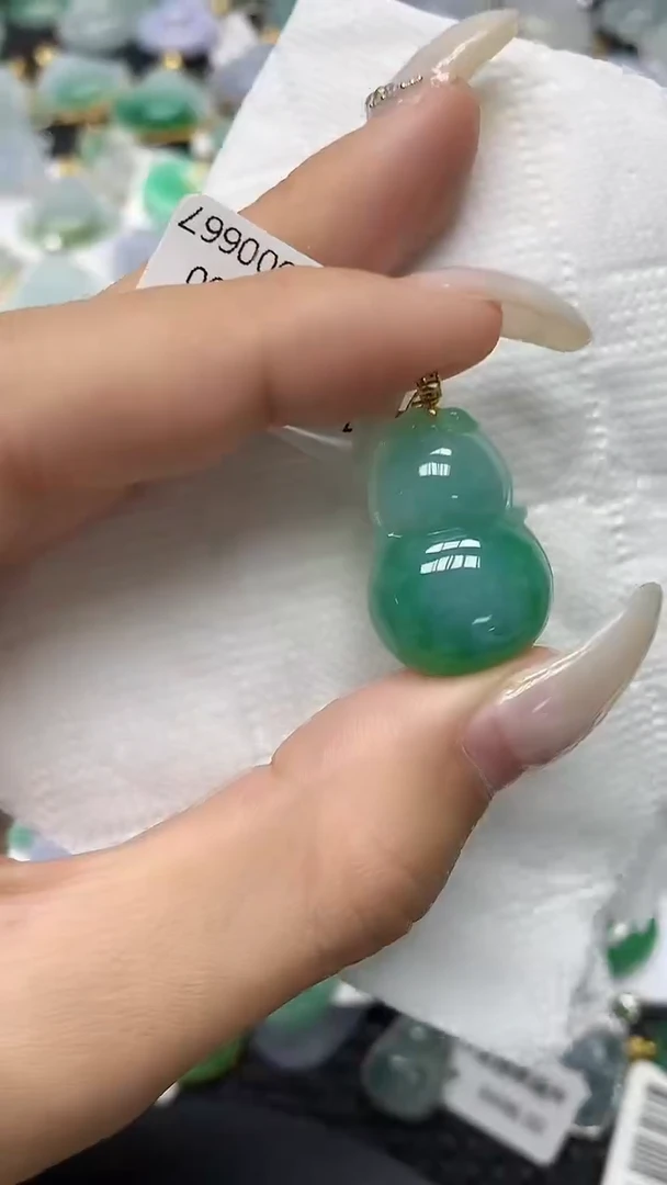 颈饰18K金镶嵌翡翠11111111111