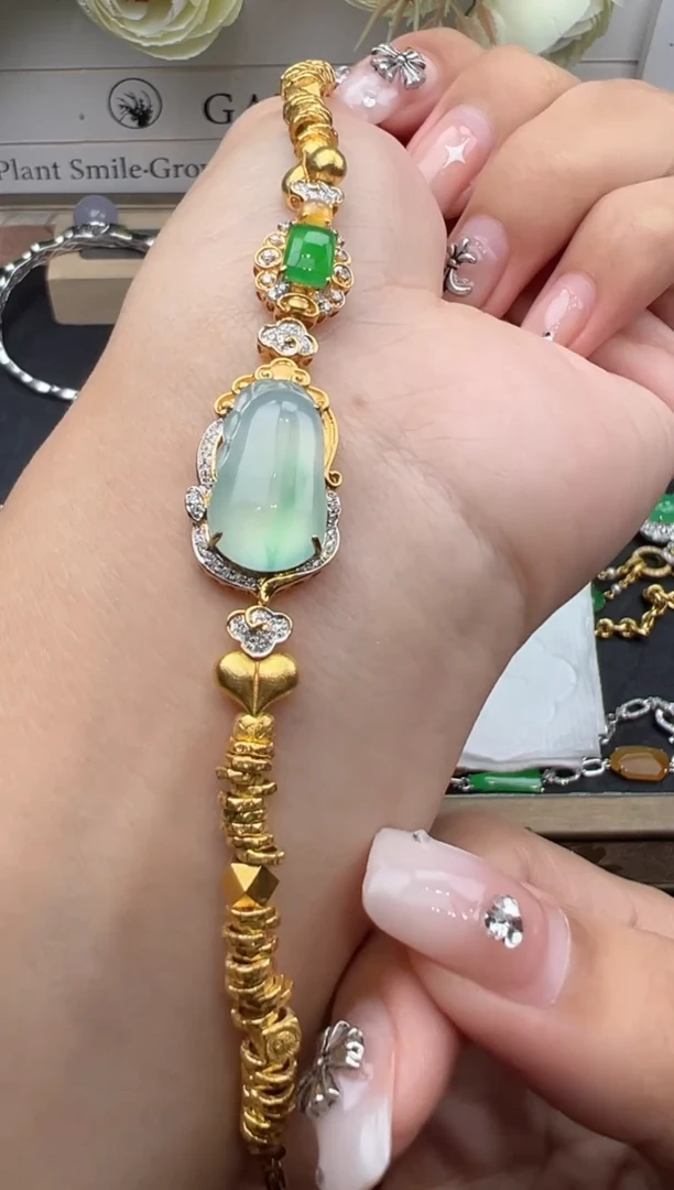 18K金镶嵌手链翡翠勿拍