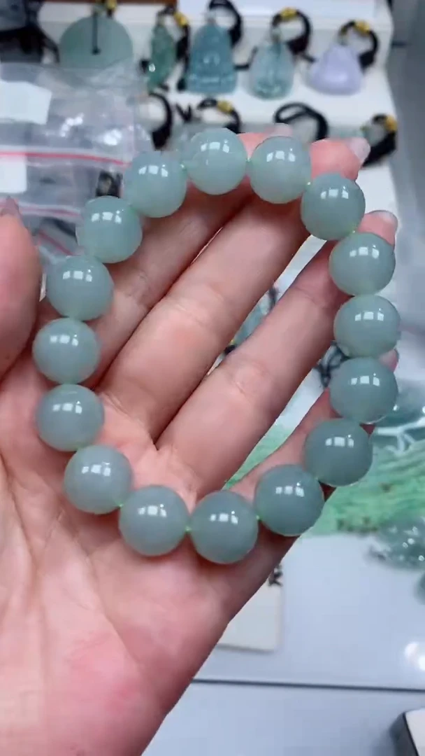 颈饰未镶嵌翡翠手串