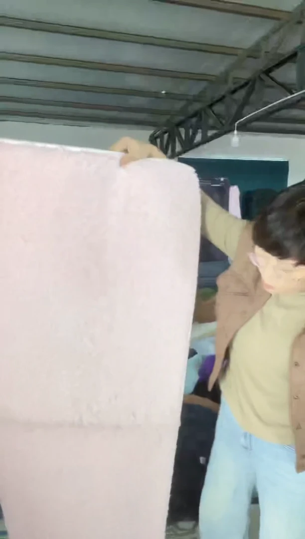 泡沫嫩粉色短毛60*160