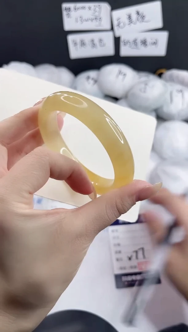 未镶嵌手镯石英质玉多样性发货V77