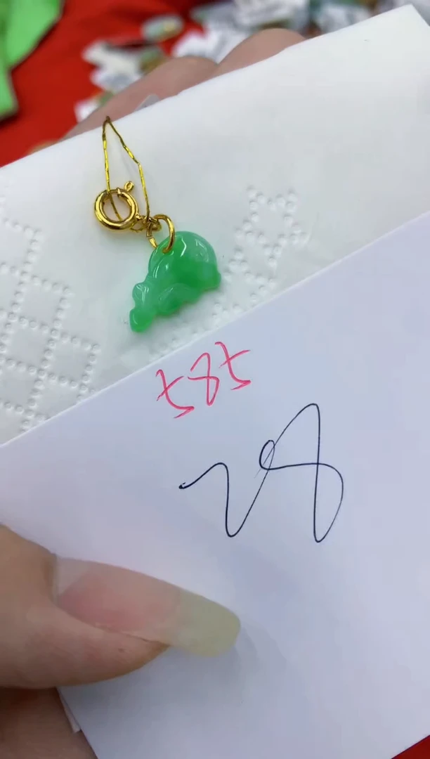 翡翠未镶嵌颈饰111111111111