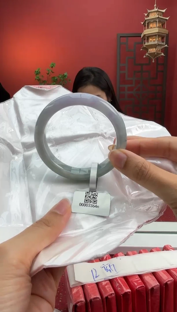 翡翠手镯未镶嵌1手镯