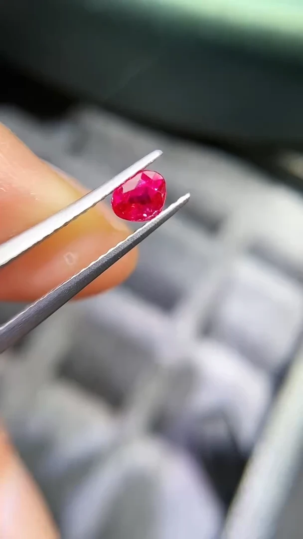 【闪购商品】定制红宝石定制未镶嵌缅甸0.35克拉强荧光天然
