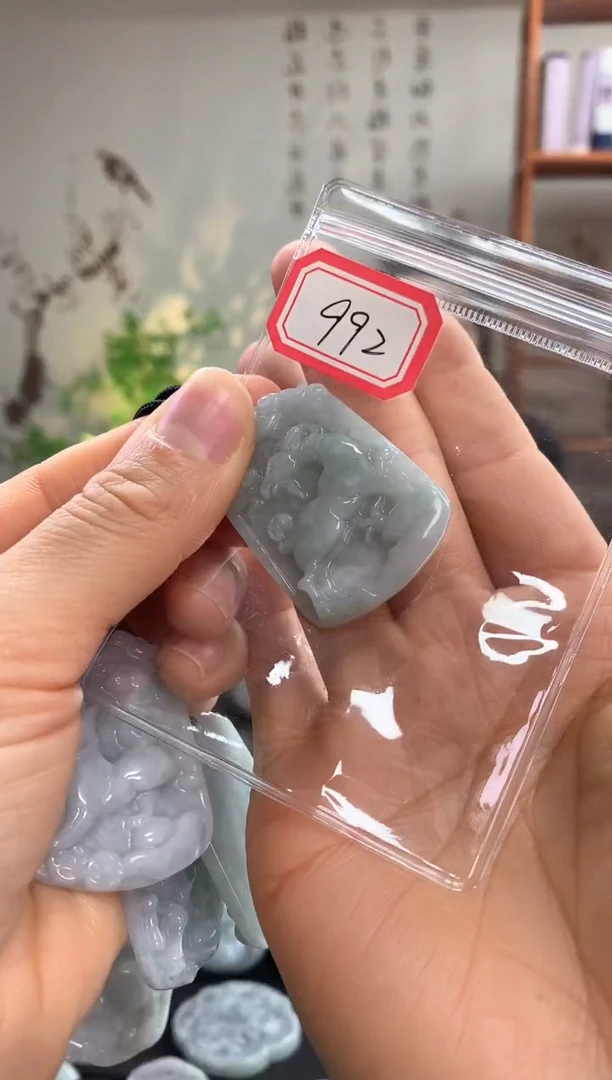 【闪购商品】翡翠颈饰未镶嵌羊992