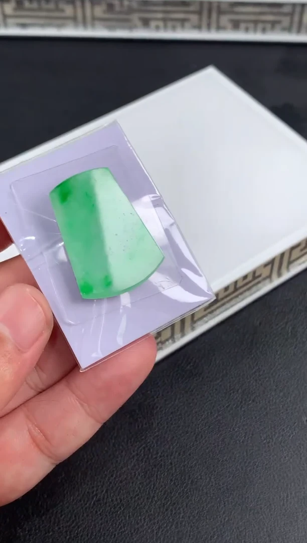 未镶嵌定制翡翠用****8翡翠